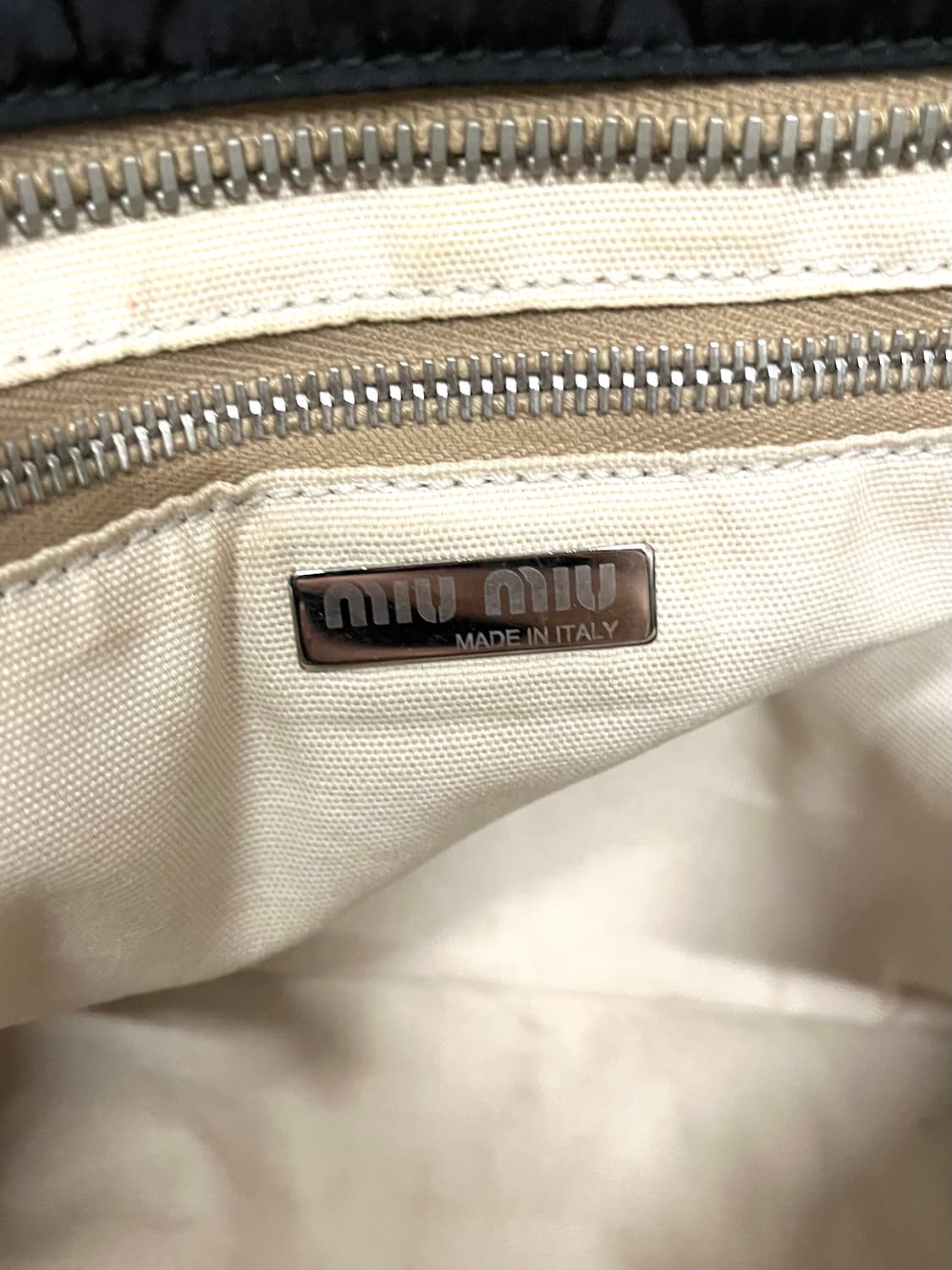 미우미우 93 아카이브 나일론 레더 숄더백 상품이미지7