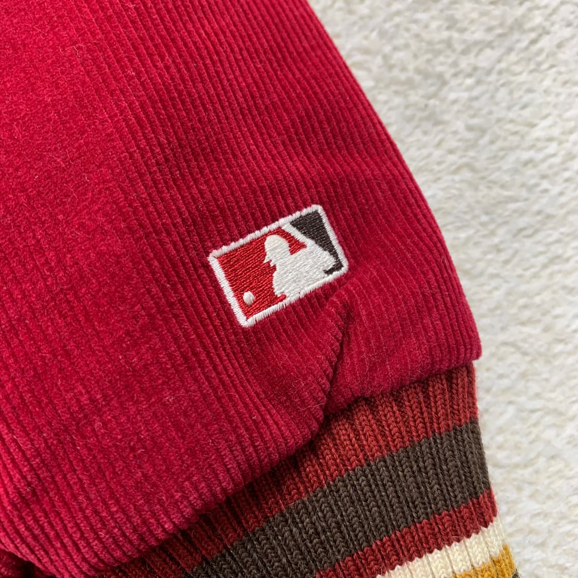 MLB 필라델피아 필리스 덕다운 코듀로이 푸퍼 자켓 울프죠 상품이미지5