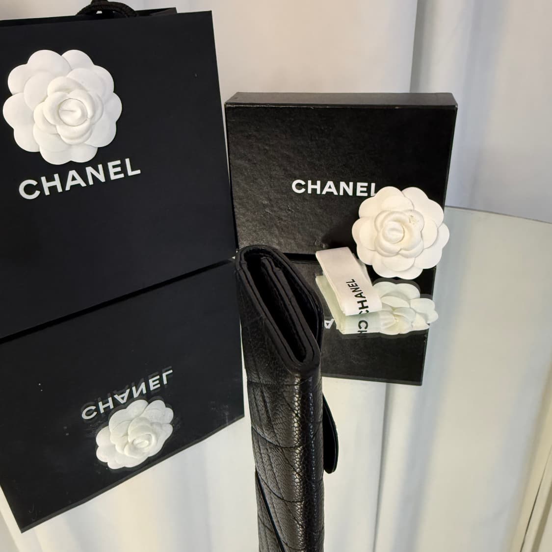 샤넬 클래식 카드 홀더 그레인드 카프스킨 & 실버 메탈 블랙 상품이미지5