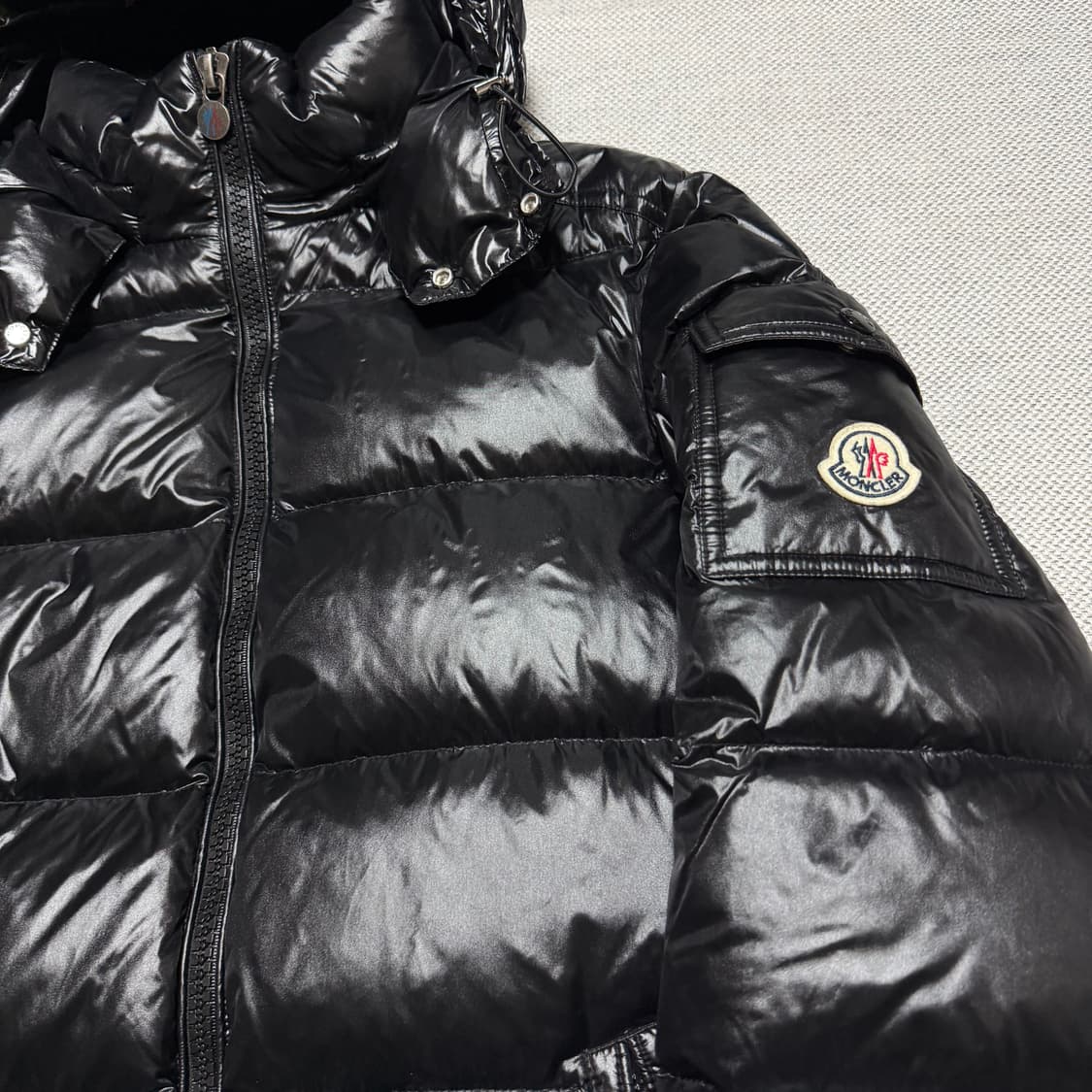 몽클레어 마야 유광 패딩자켓 상품이미지2