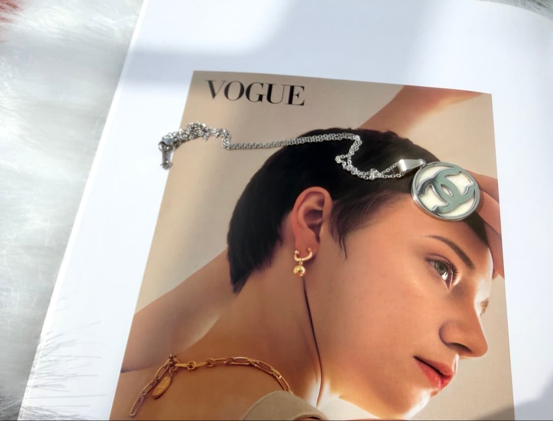 샤넬 실버 포인트 원형 로고 목걸이 상품이미지8