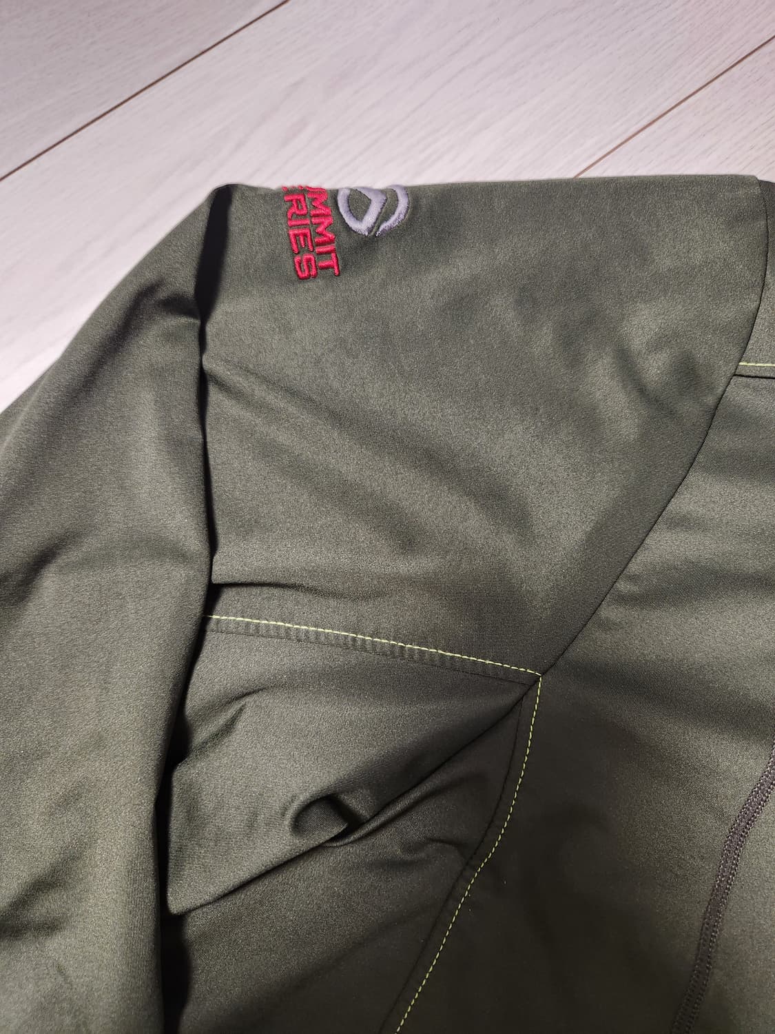 새상품급)노스페이스 하이퍼 테크 아노락 집업 기능성 긴팔티 xl

몇번  상품이미지5