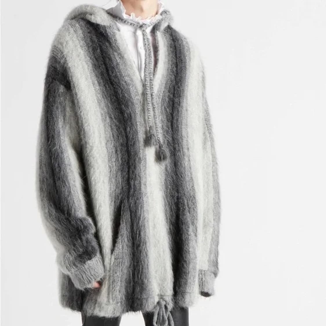 [세븐틴 원우님 착용] 셀린느 21fw 바자 모헤어 스웨터 상품이미지6