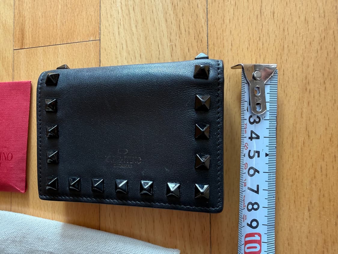 발렌티노 VALENTINO 지갑 중지갑 지퍼돌이 스터드 반지갑 명품지갑 상품이미지9