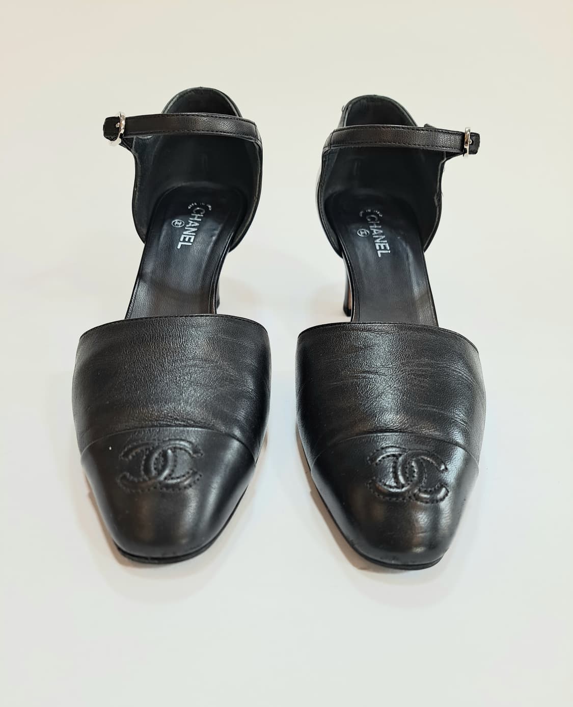 [CHANEL] 샤넬 로고힐 37.5C 상품이미지4