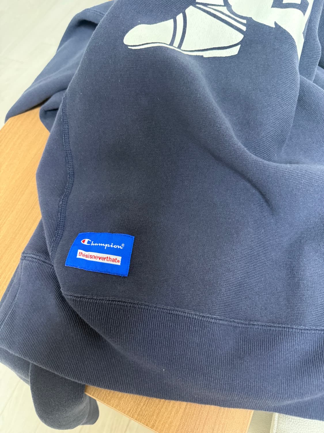 챔피언X디스이즈네버댓 REVERSE WEAVE 11.5oz 기모 후드티 상품이미지4