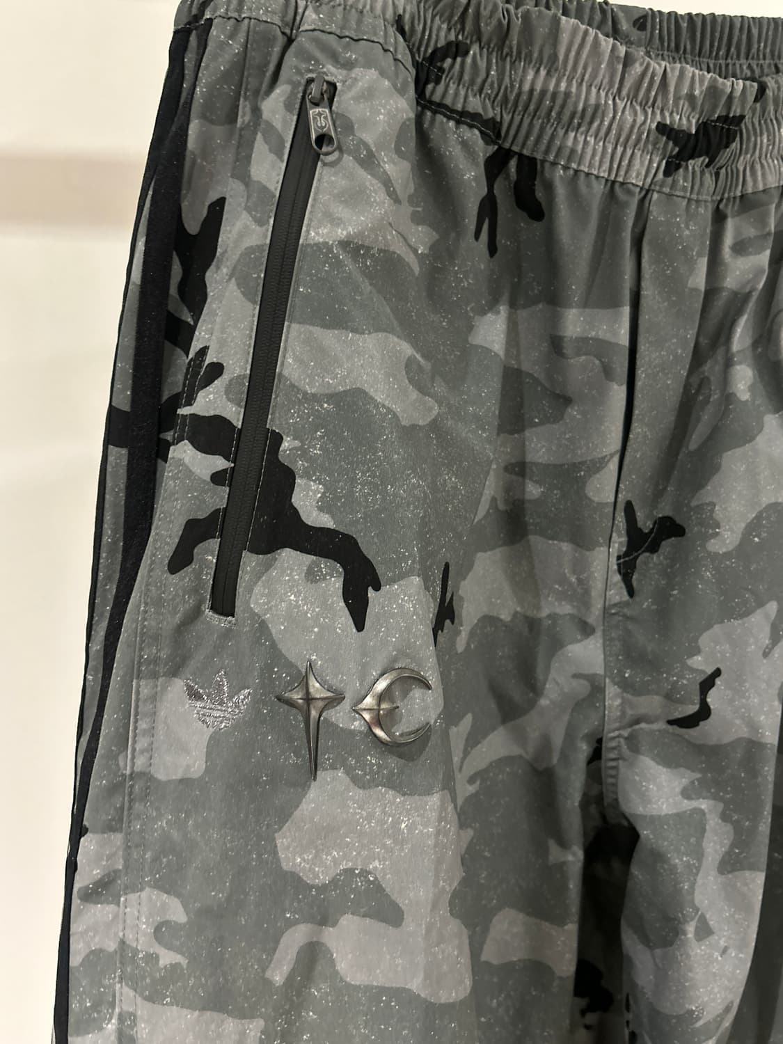 Thug Club x Adidas Camo Pants 상품이미지2