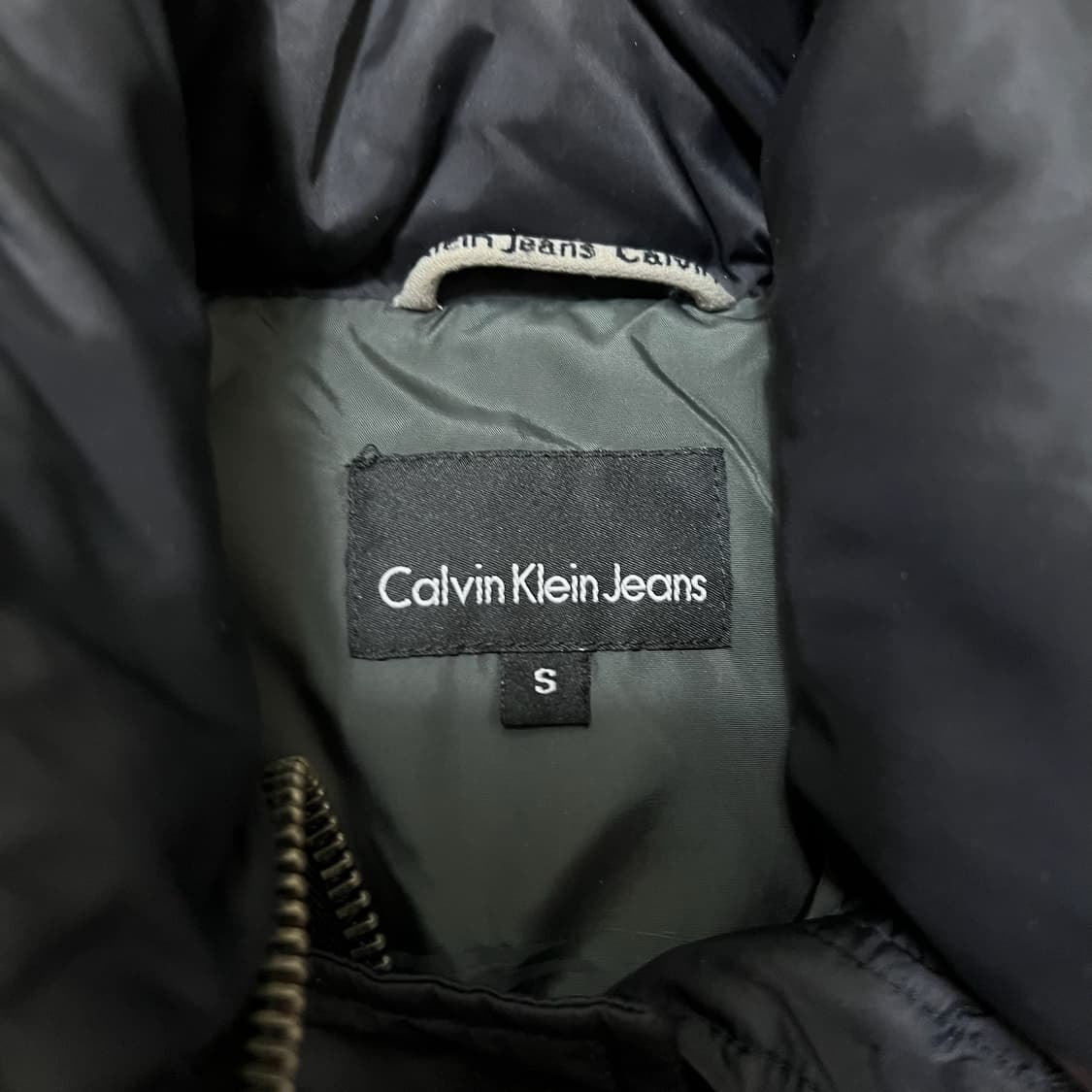 캘빈클라인 여성 포켓 푸퍼 숏패딩 S/90  상품이미지5