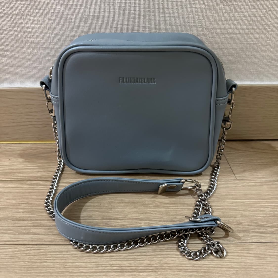 필인더블랭크 Trapezoid Chain Bag 체인 미니백 상품이미지2