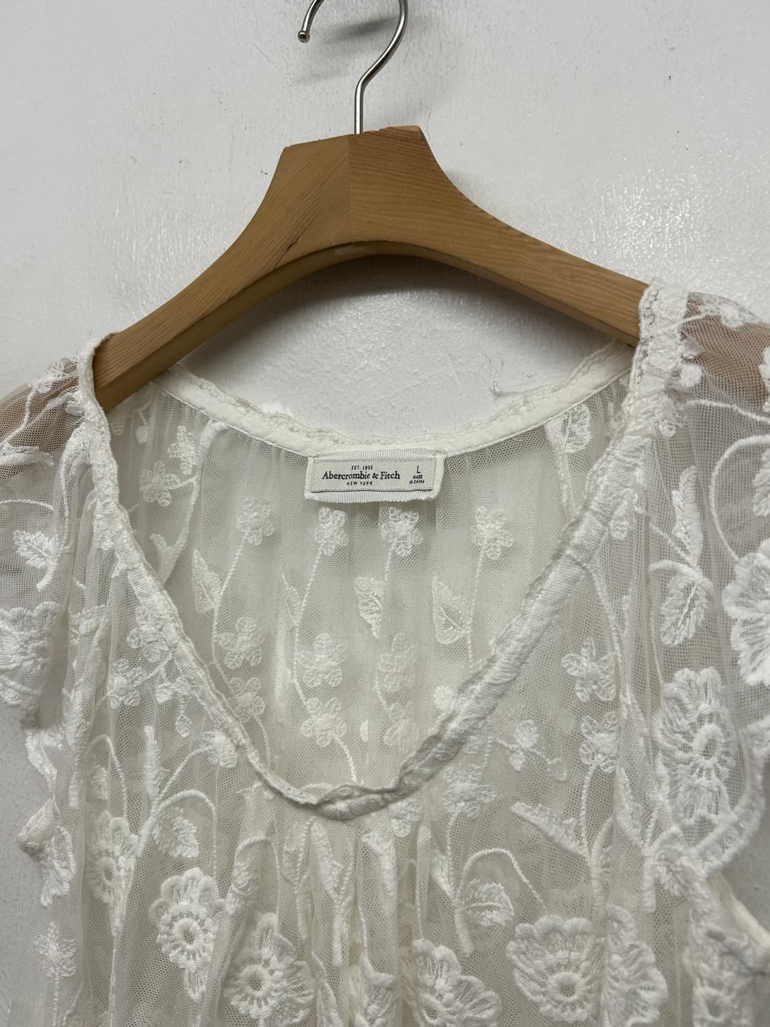 아베크롬비 화이트 레이스 블라우스 상품이미지2