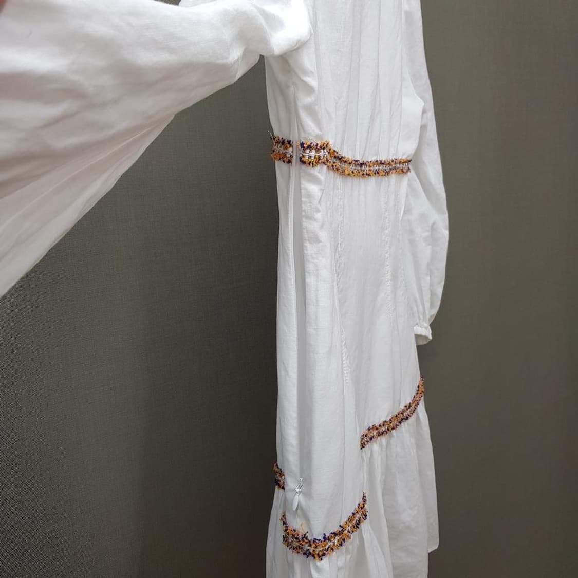 산드로 브이넥 프릴 미니 원피스 38사이즈 상품이미지6