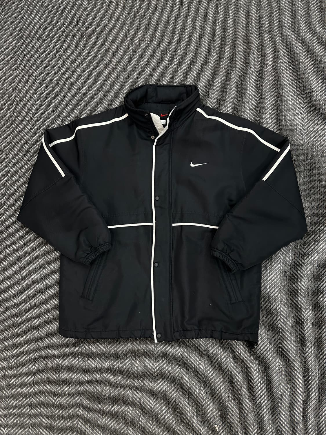 나이키 누빔 패딩 블랙 상품이미지1