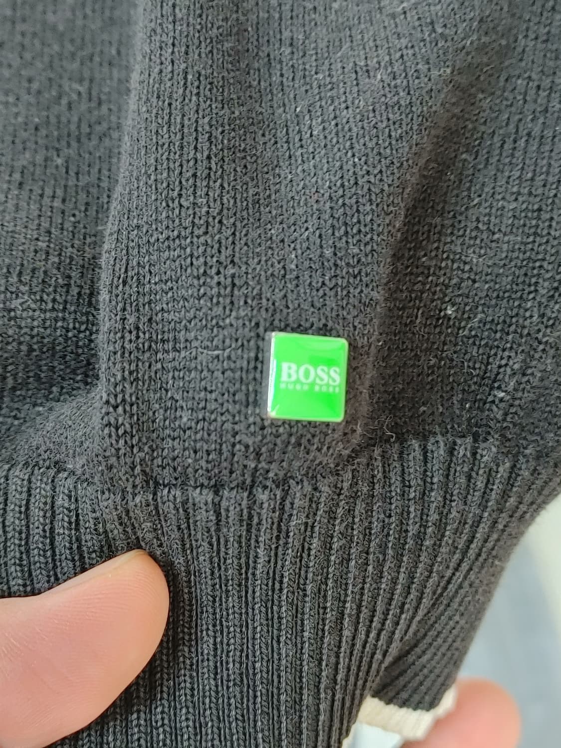 HUGO BOSS 휴고보스 남성 브이넥 긴팔 니트티 상품이미지7