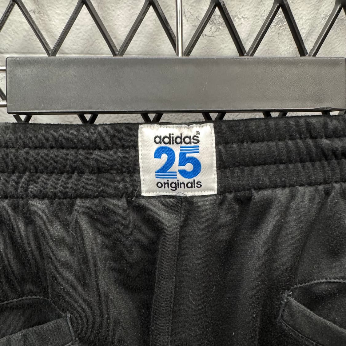 아디다스 트레이닝 트랙 팬츠 사이드 니고베어 로고 포인트 블랙 상품이미지6