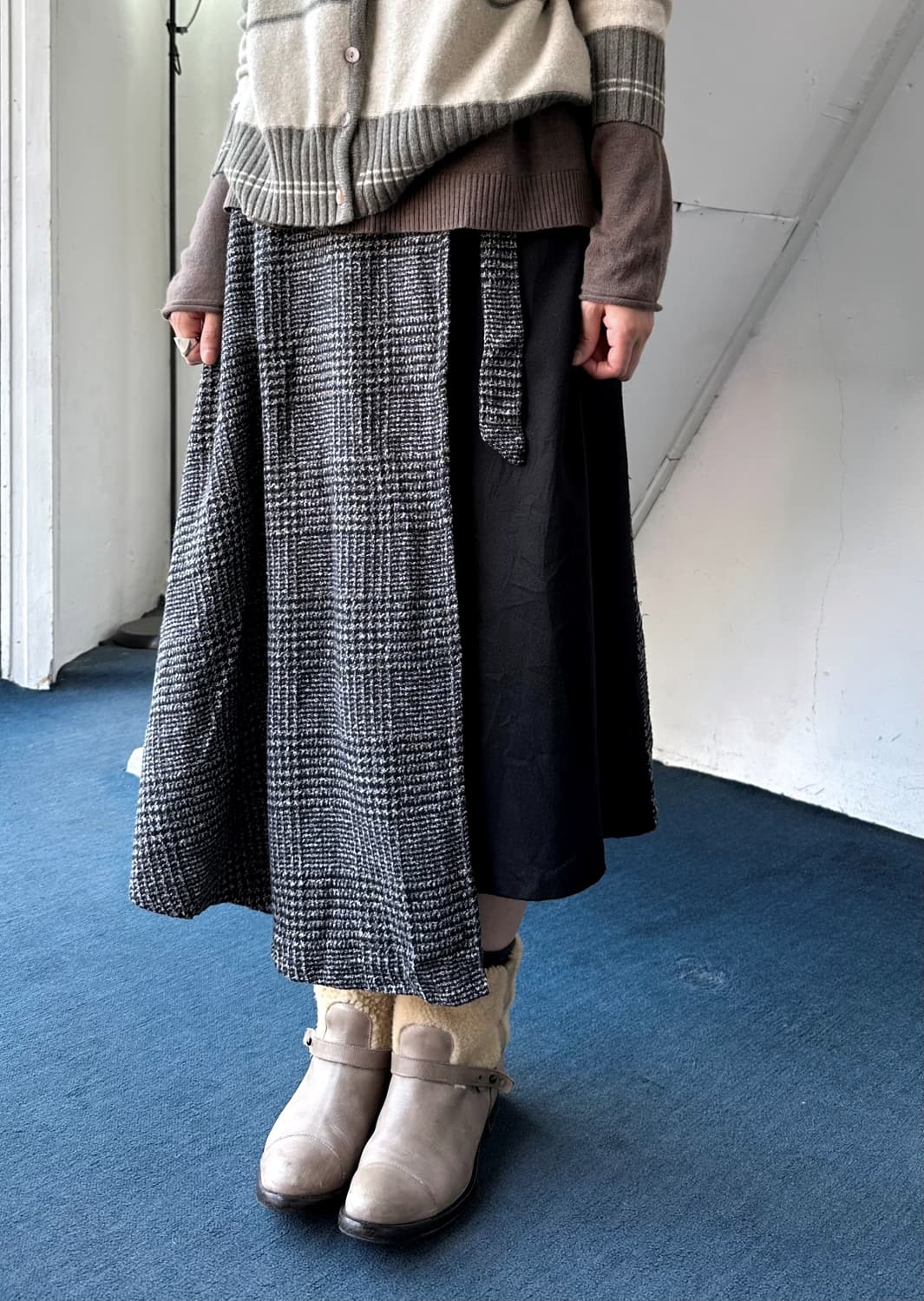 Tweed fabric wrap panel loose skirt 상품이미지8