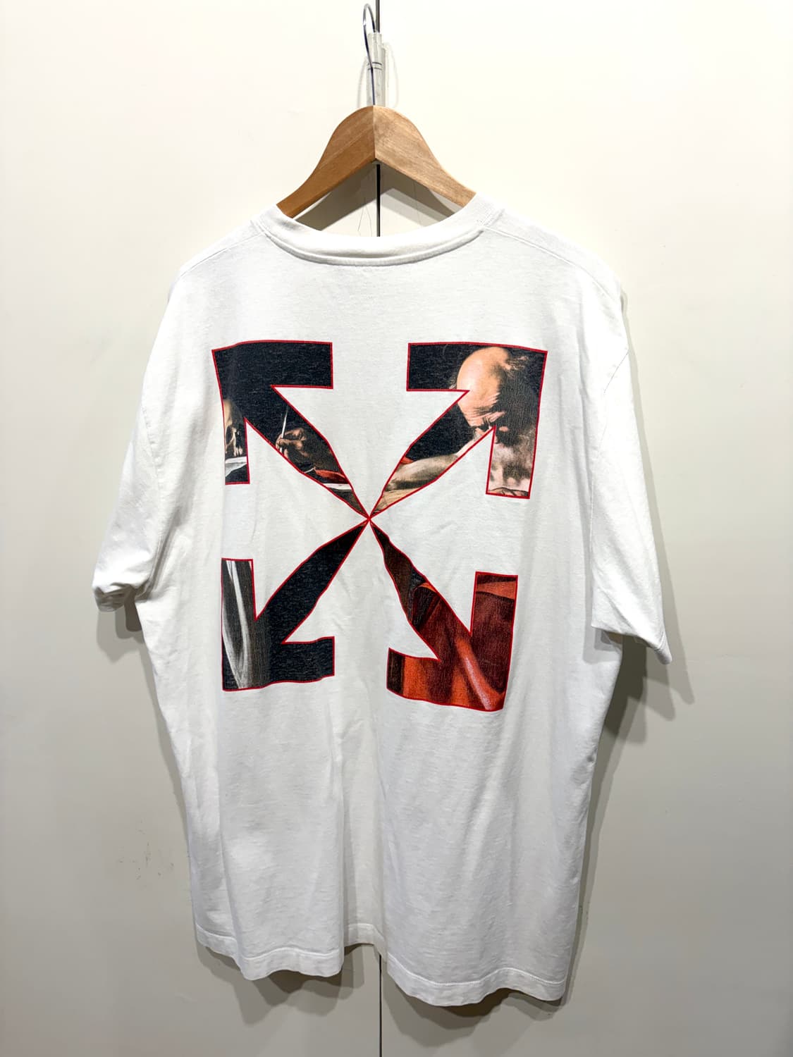 오프화이트 카라바조 반팔 티셔츠 상품이미지3