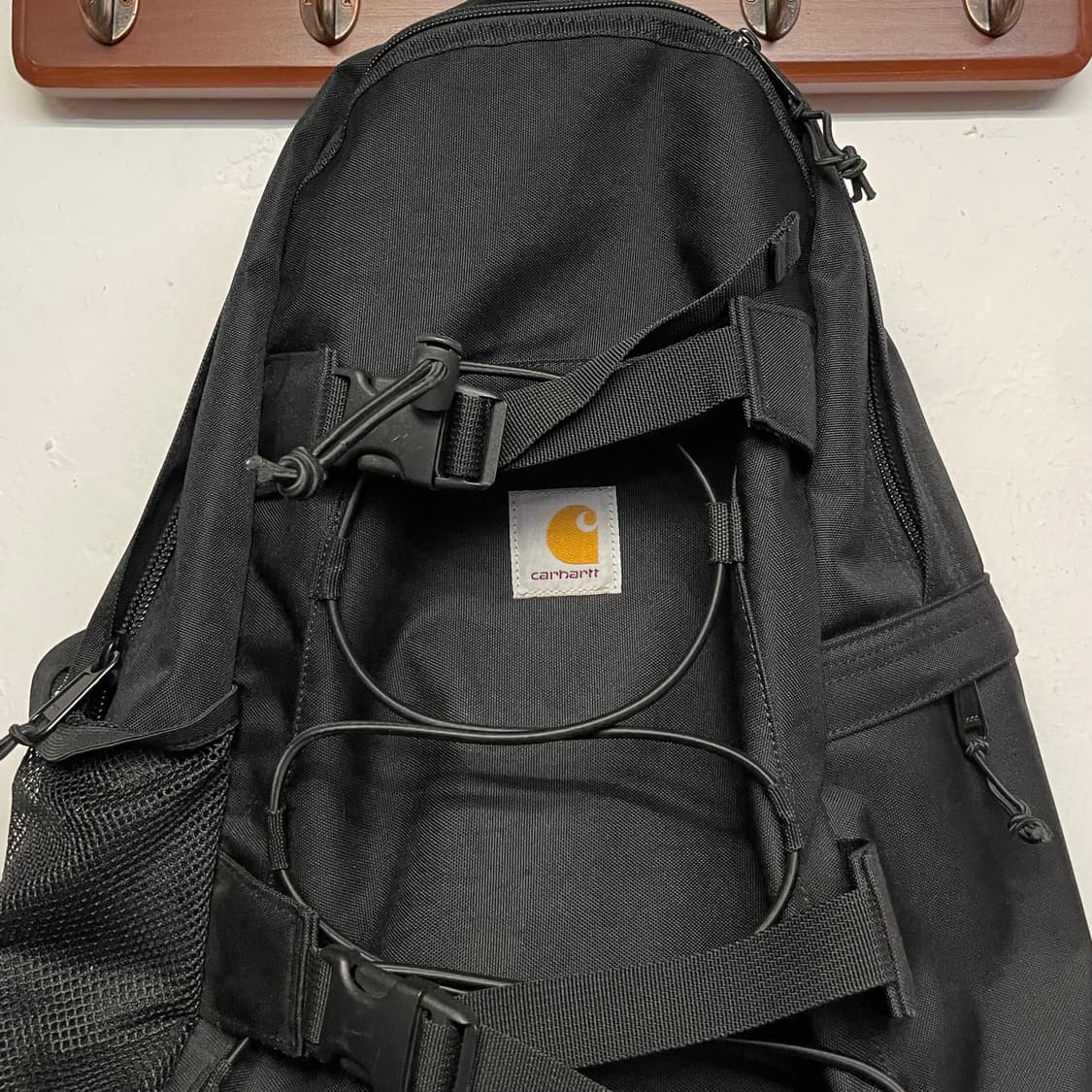 칼하트 킥플립 블랙 백팩   상품이미지3