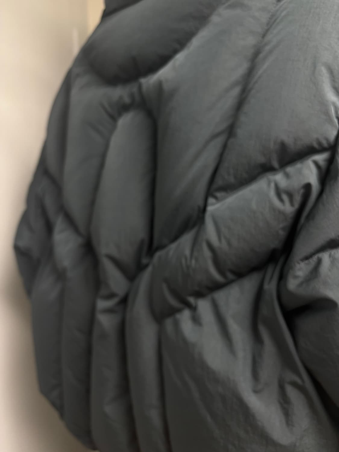 언어펙티드 콘트라스트 패널 다운 패딩 M 상품이미지3