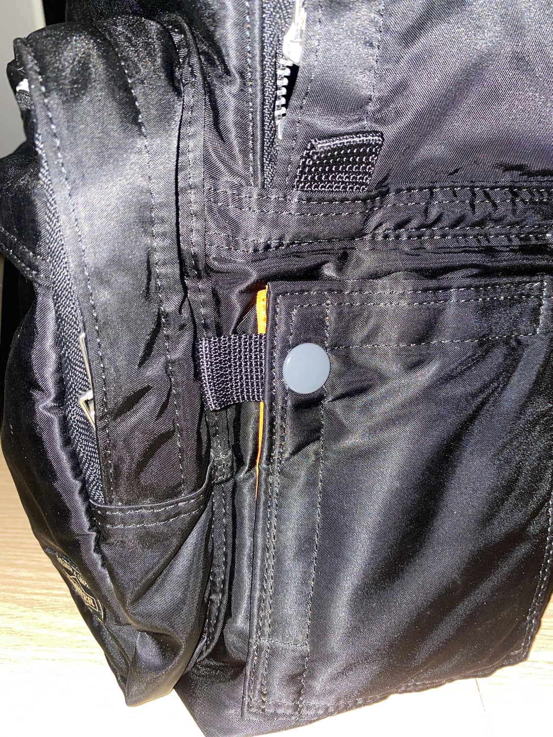 (극미품) 포터 탱커 데이팩 백팩 블랙 19L 상품이미지3