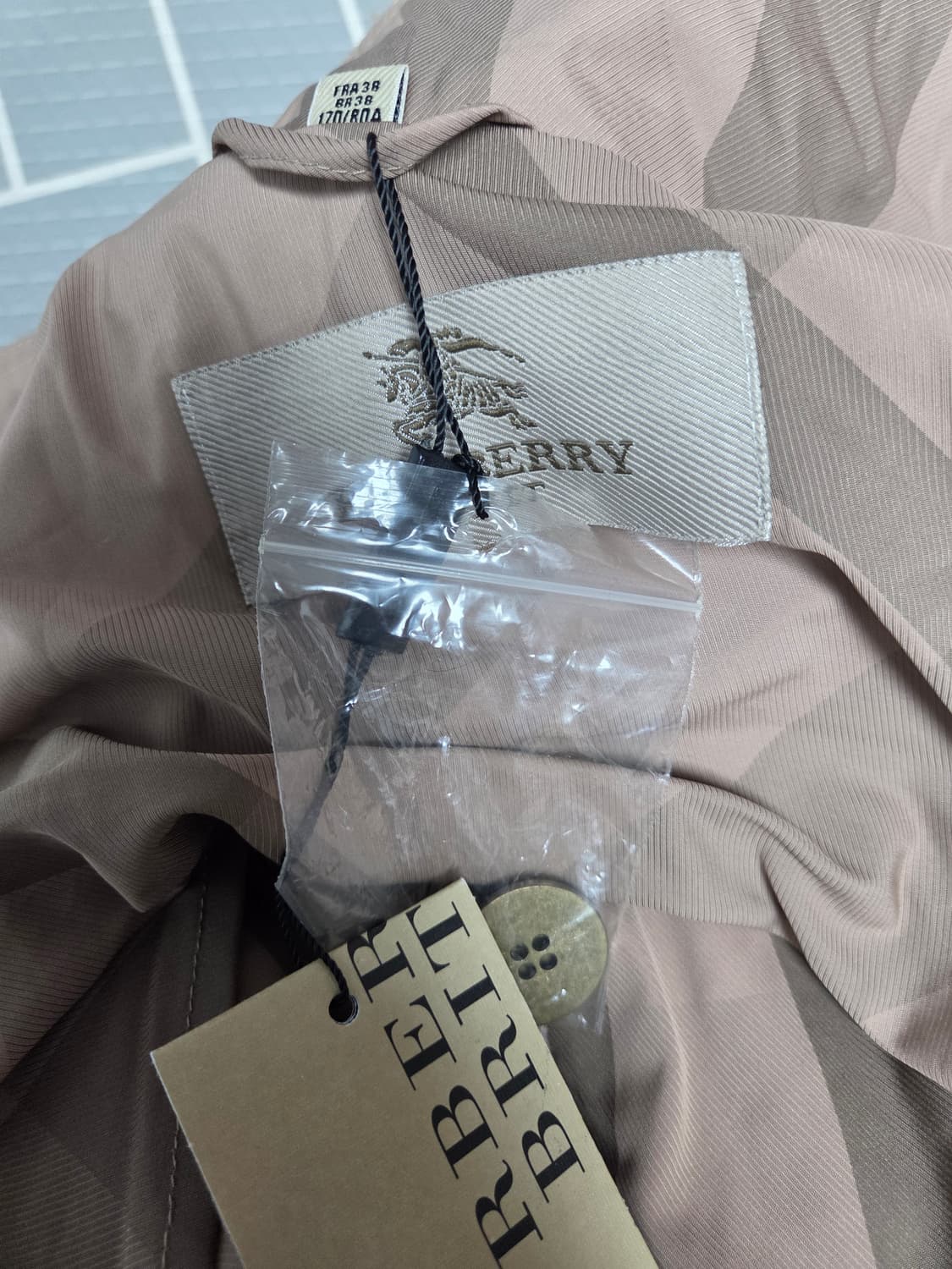 버버리 브릿 여성 체크 후드 아우터 FRA38 77정도 상품이미지4