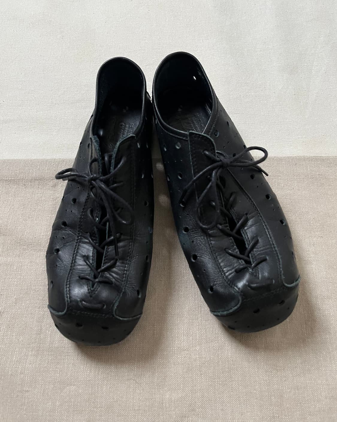 요지야마모토 도트 펀칭 플랫슈즈 yohji yamamoto 상품이미지1