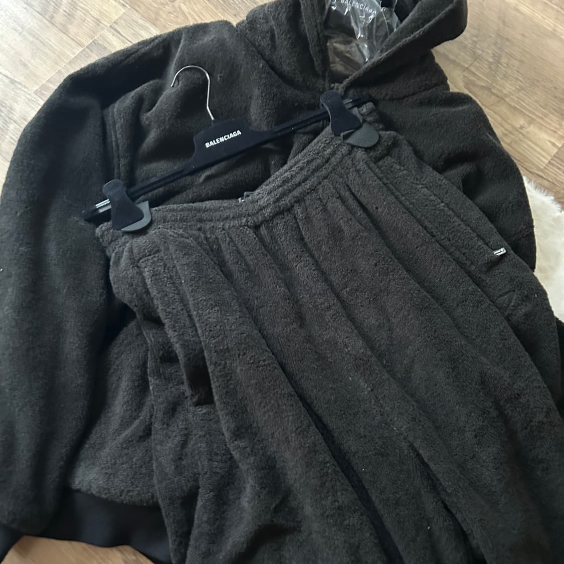 발렌시아가 24SS 타월링 후드 버뮤다 셋업 상품이미지5