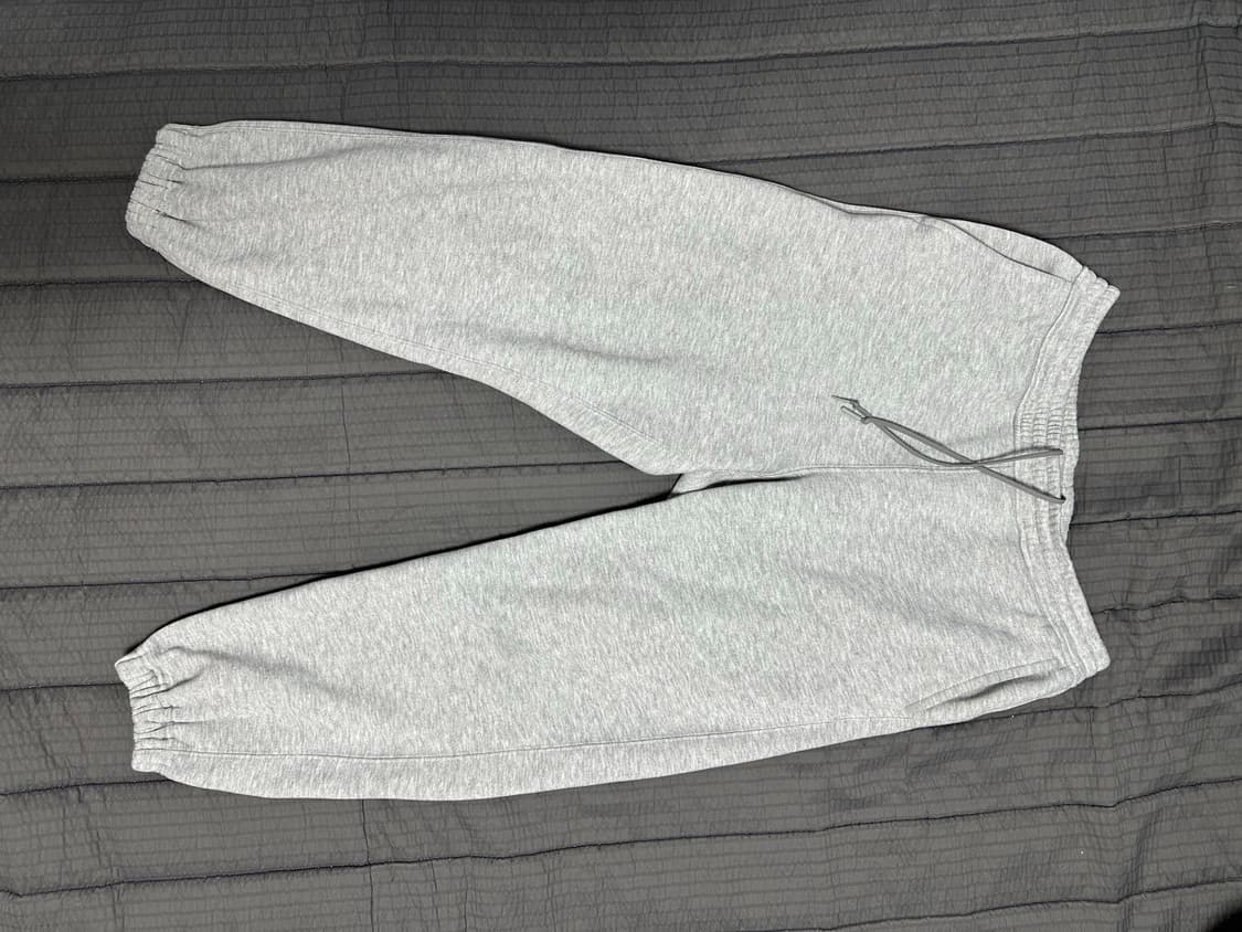 [M] 23FW 다이와피어39 테크 스웨트 팬츠 그레이 상품이미지2