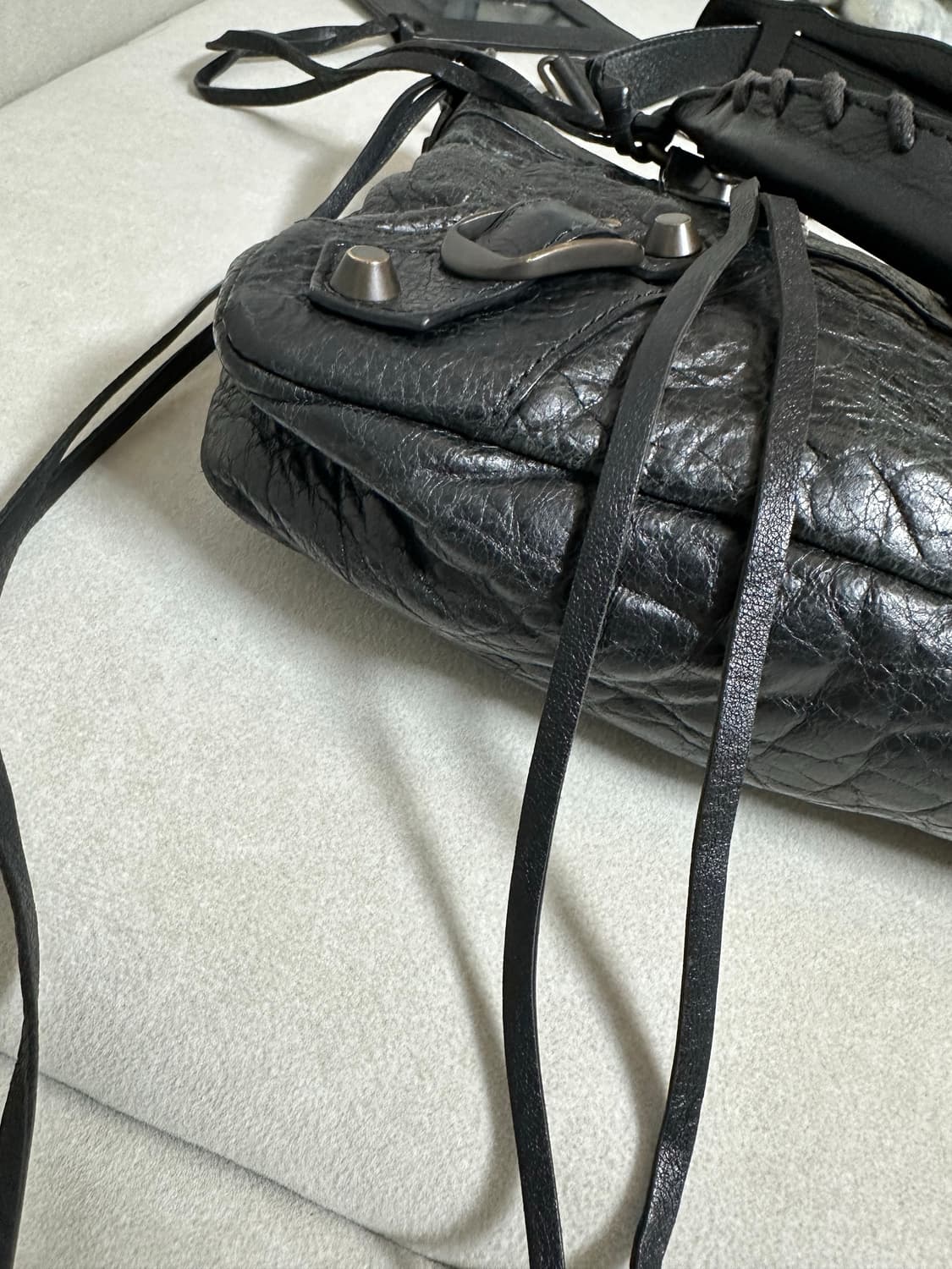 [A+ 정품] 발렌시아가 시티 모터백 퍼스트 블랙 상품이미지4