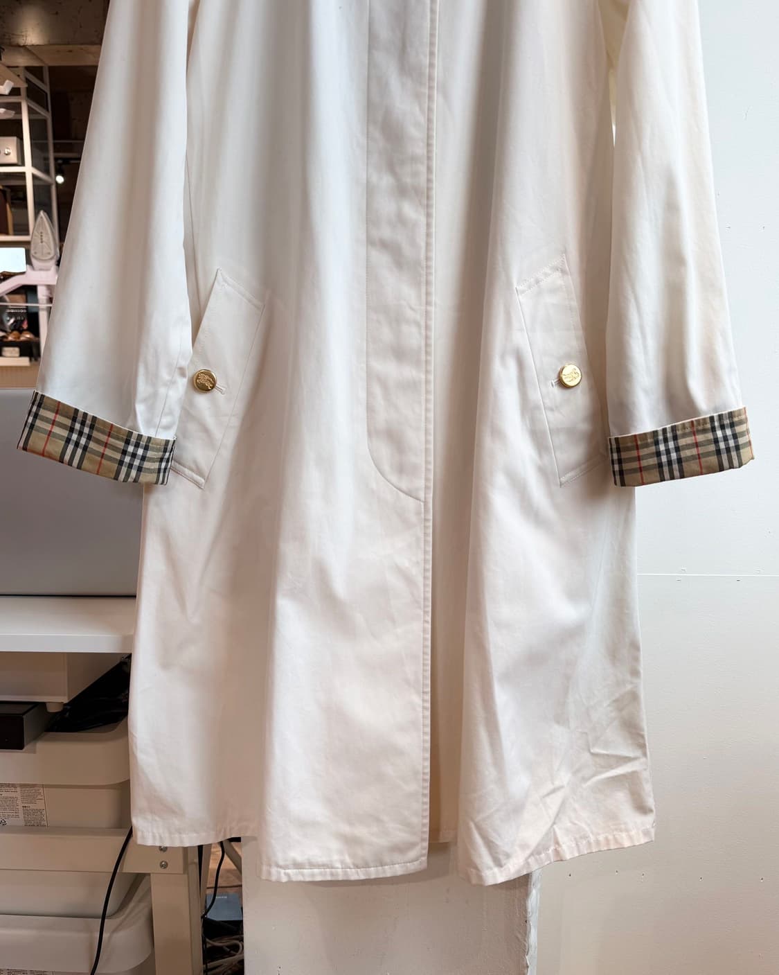 버버리 아이보리 클래식 트렌치 코트  상품이미지6