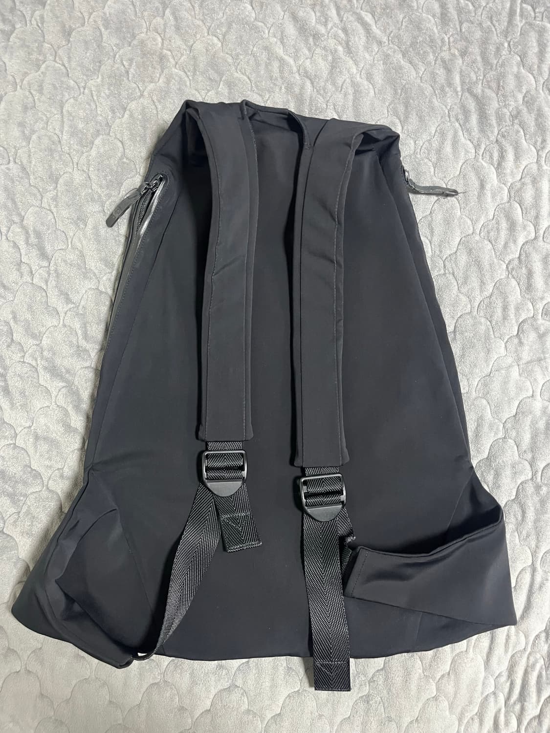 Y-3 요지야마모토 사이드 지퍼 백팩 블랙 상품이미지3