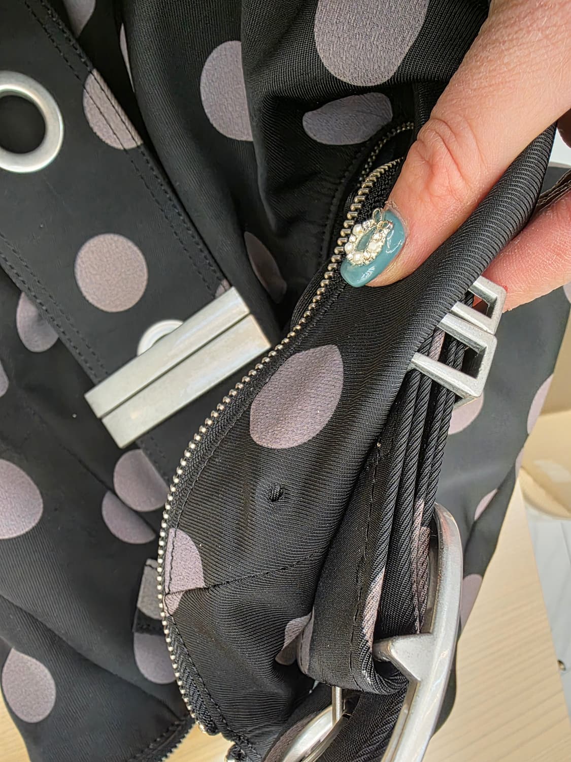 베이컨트 아카이브 VACANT ARCHIVE 벨라 와이드 스트랩 호보백 상품이미지6