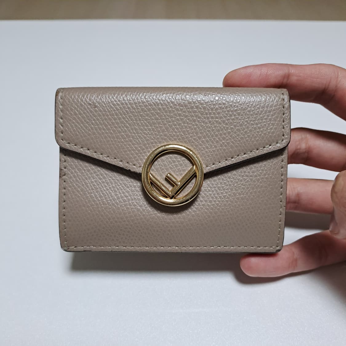 [100%/정품] 펜디 트리폴드 가죽 반지갑, 펜디지갑,펜디반지갑 상품이미지1