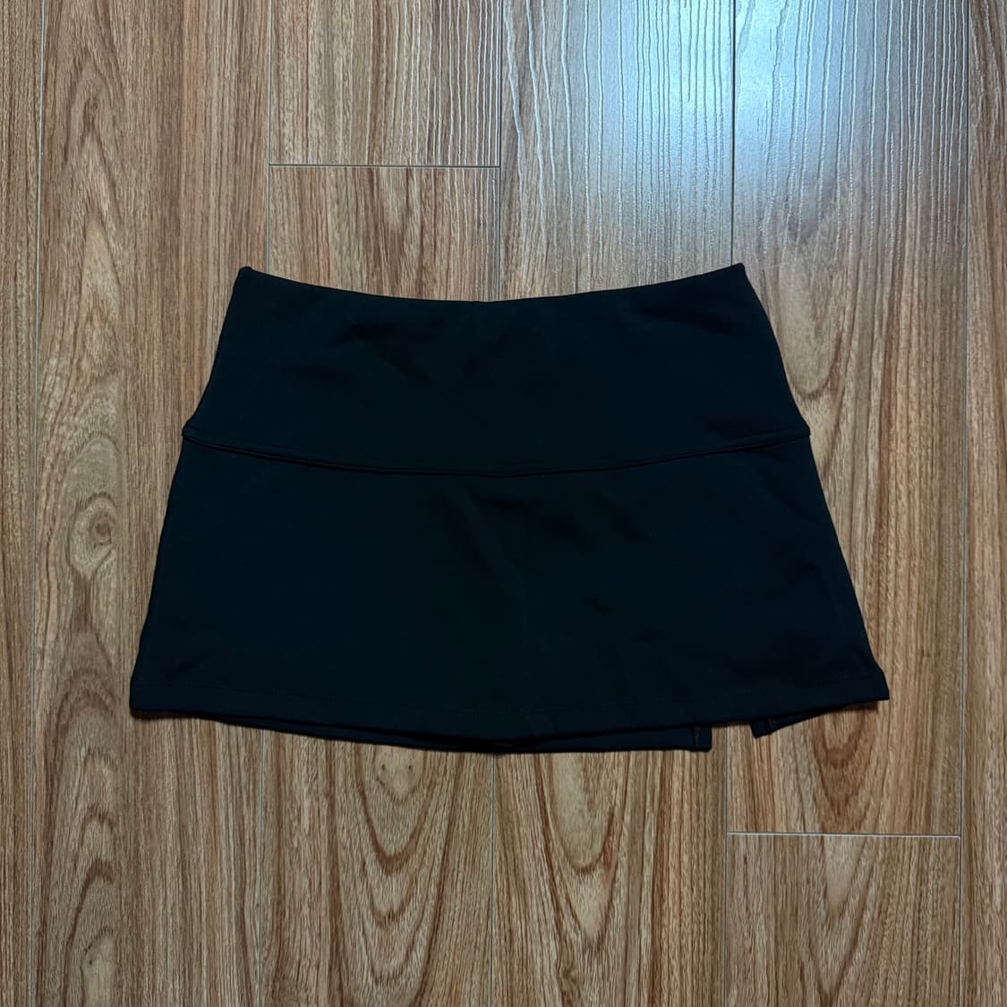 쓰리타임즈 애슬레틱 슬릿 스커트 블랙 상품이미지4