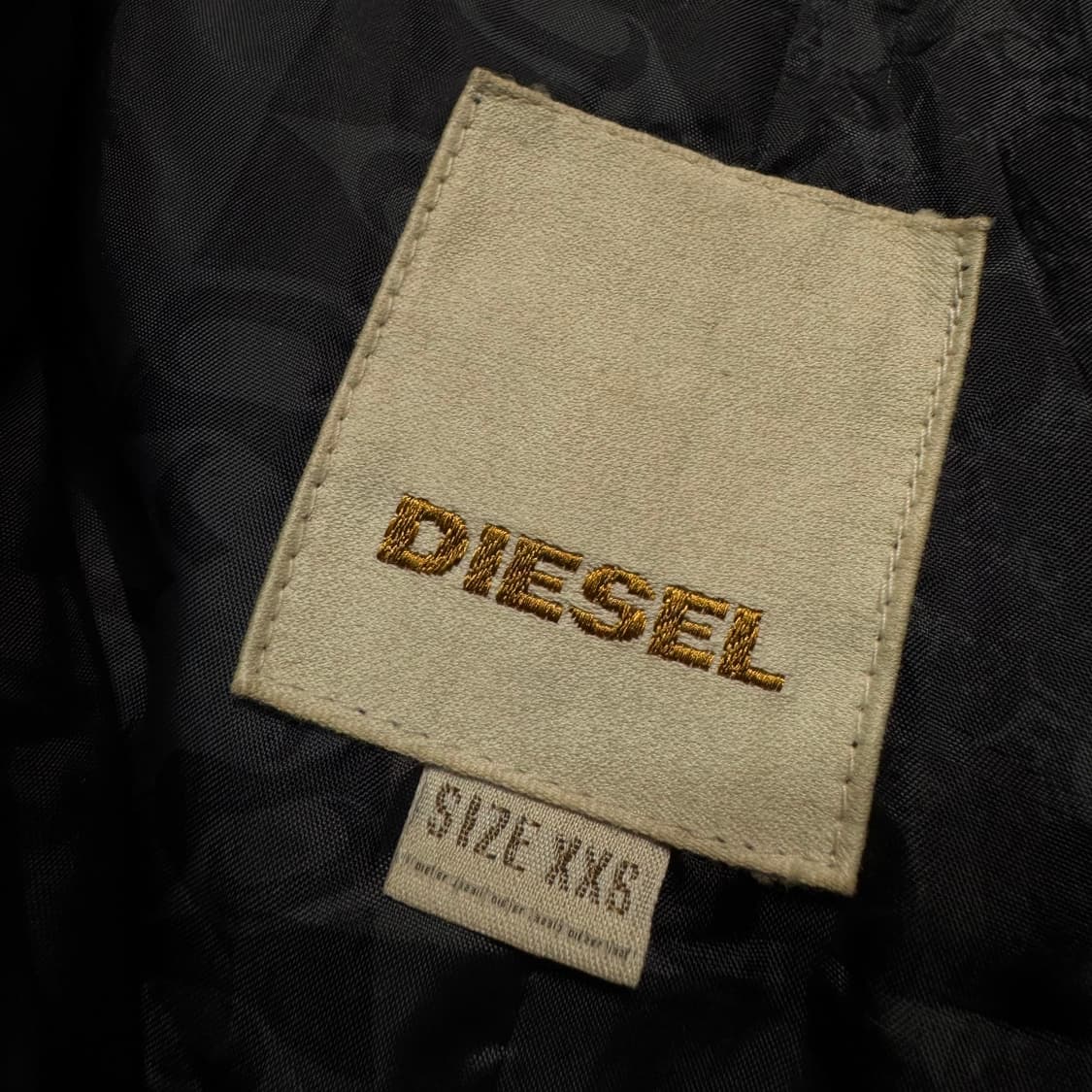 Name : 디젤 DIESEL 스펠아웃 블랙로고 블랙컬러 패딩  :)  상품이미지4