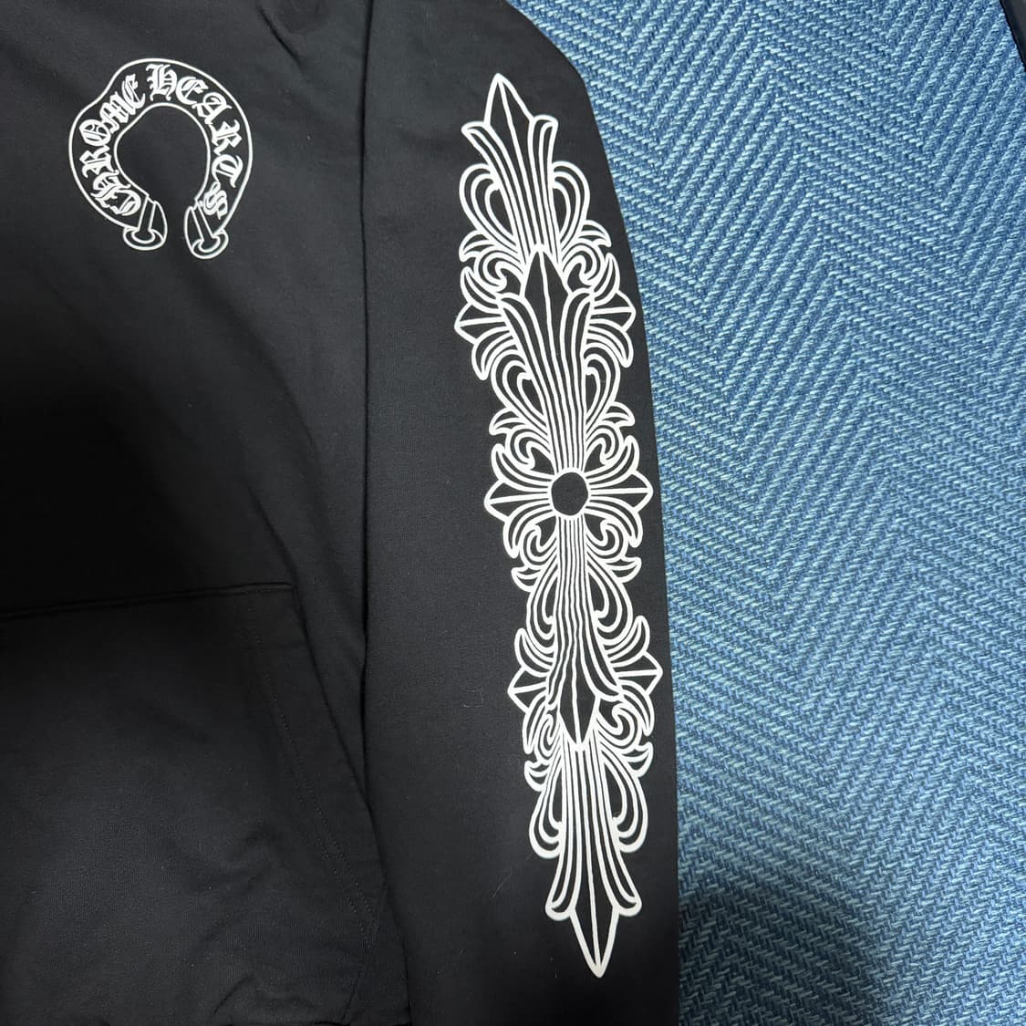 [L]크롬하츠 홀스슈 플로랄 후드 블랙 상품이미지5