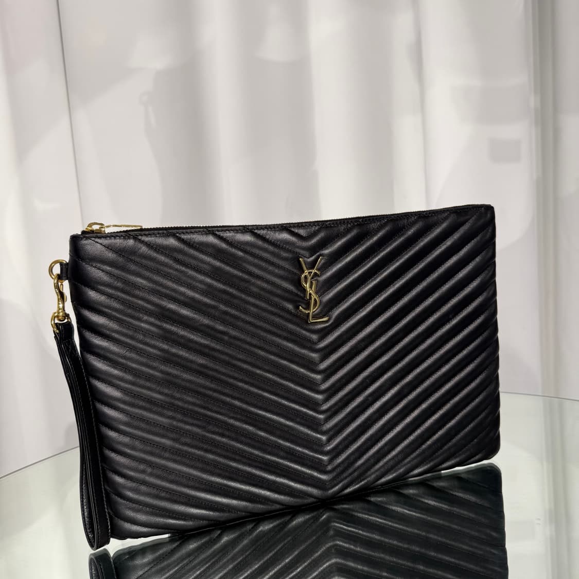 생로랑 모노그램 마틀라세 금장 클러치백
 상품이미지2