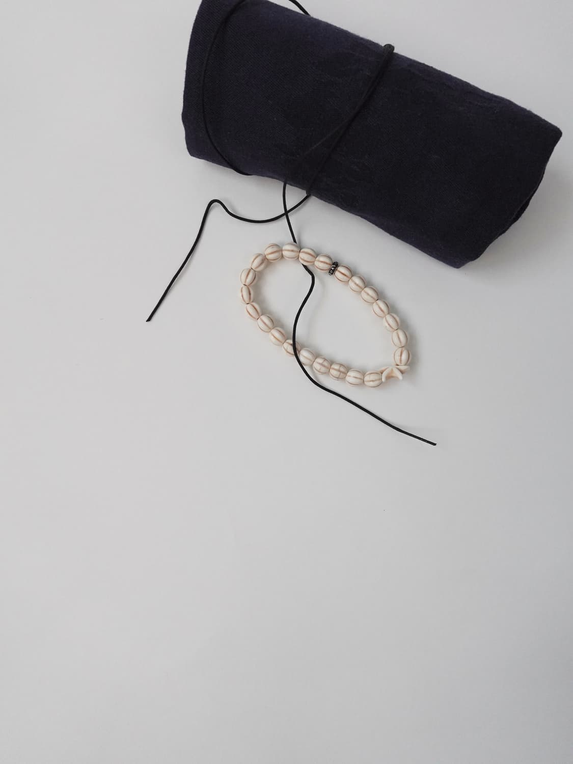 WHITE TQ BRACELET 상품이미지2