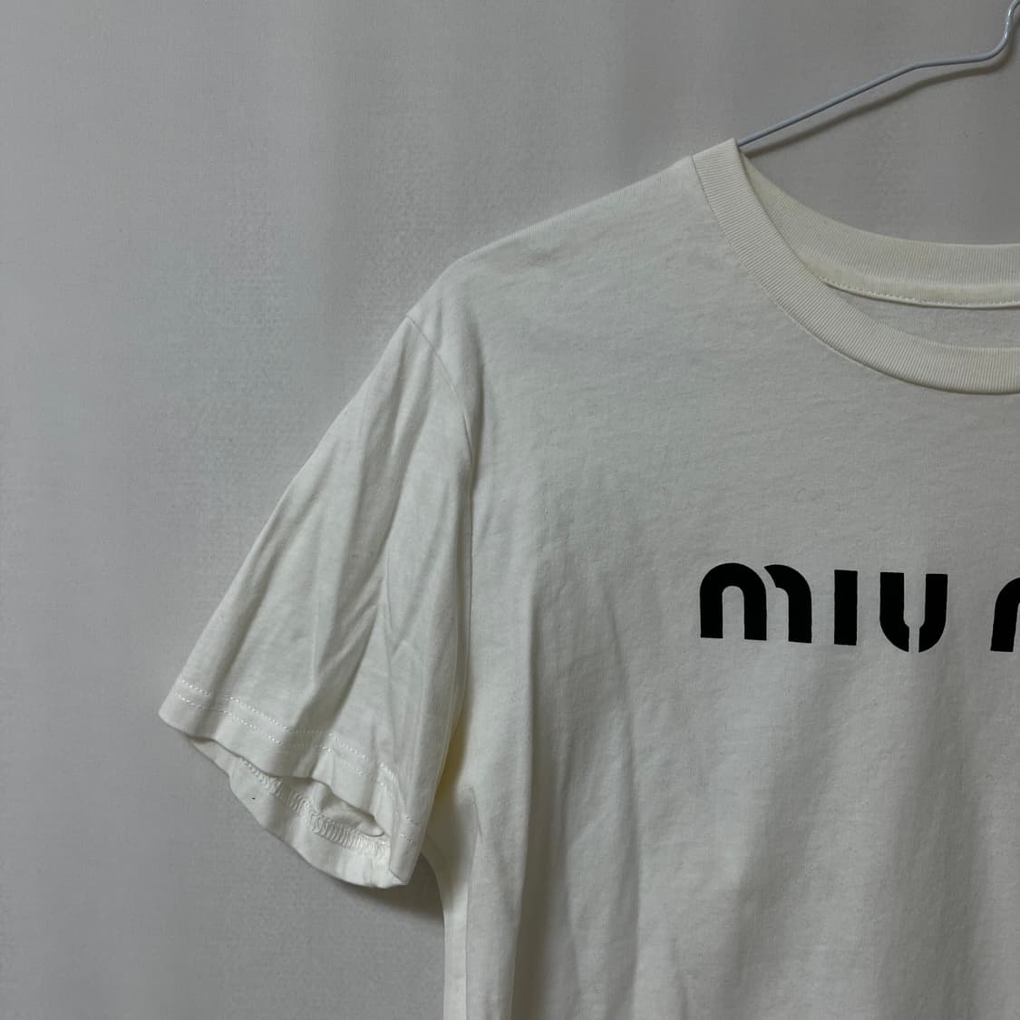 미우미우 MIU MIU 빅로고 반팔티 S/90 상품이미지4