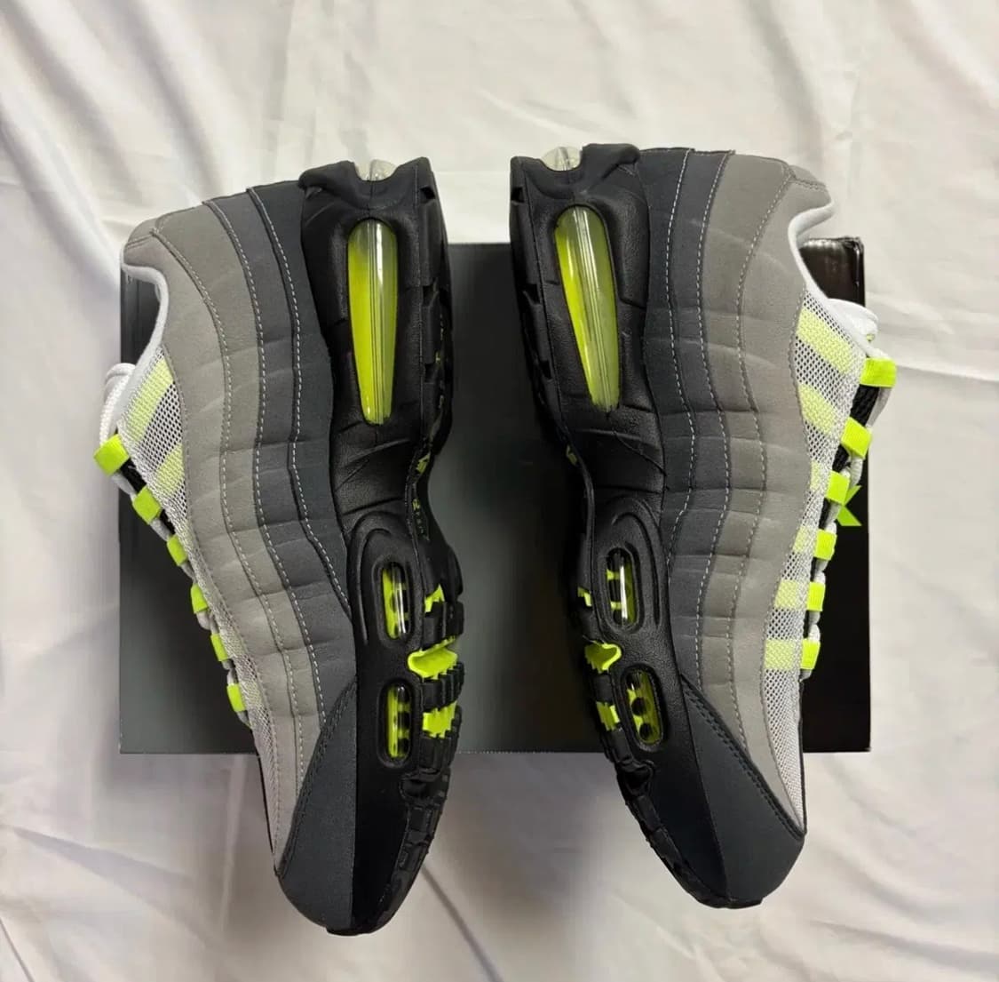 (새상품) [285] 나이키 에어맥스 95 OG 네온 2025 상품이미지5