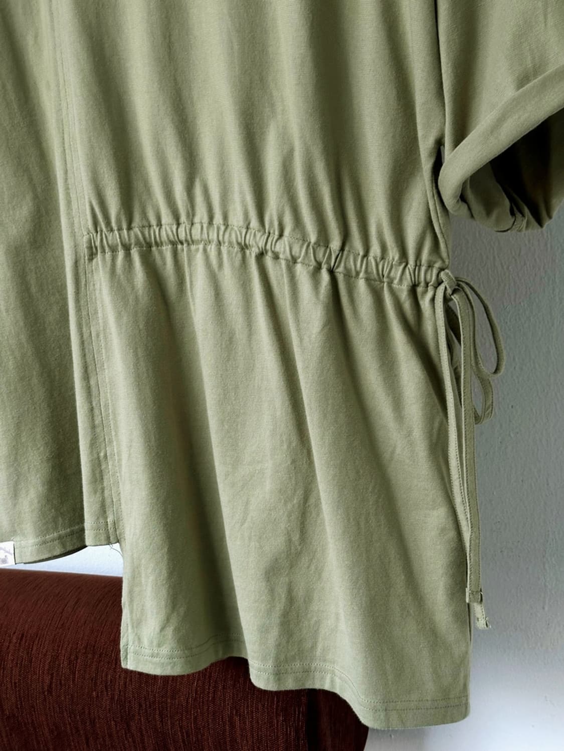 String point asymmetry panel crew neck t 상품이미지2