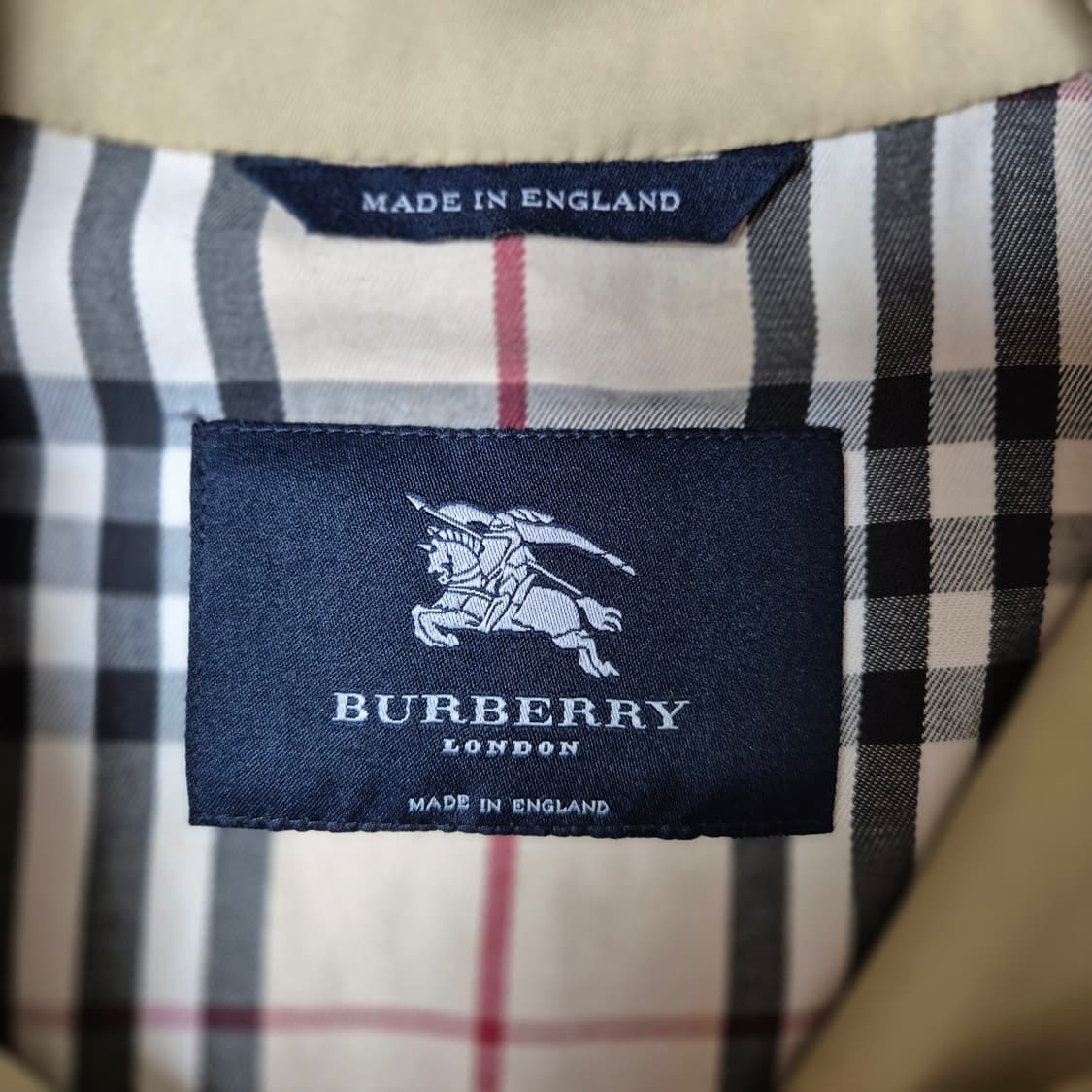 버버리 베이지 트렌치코트 상품이미지1