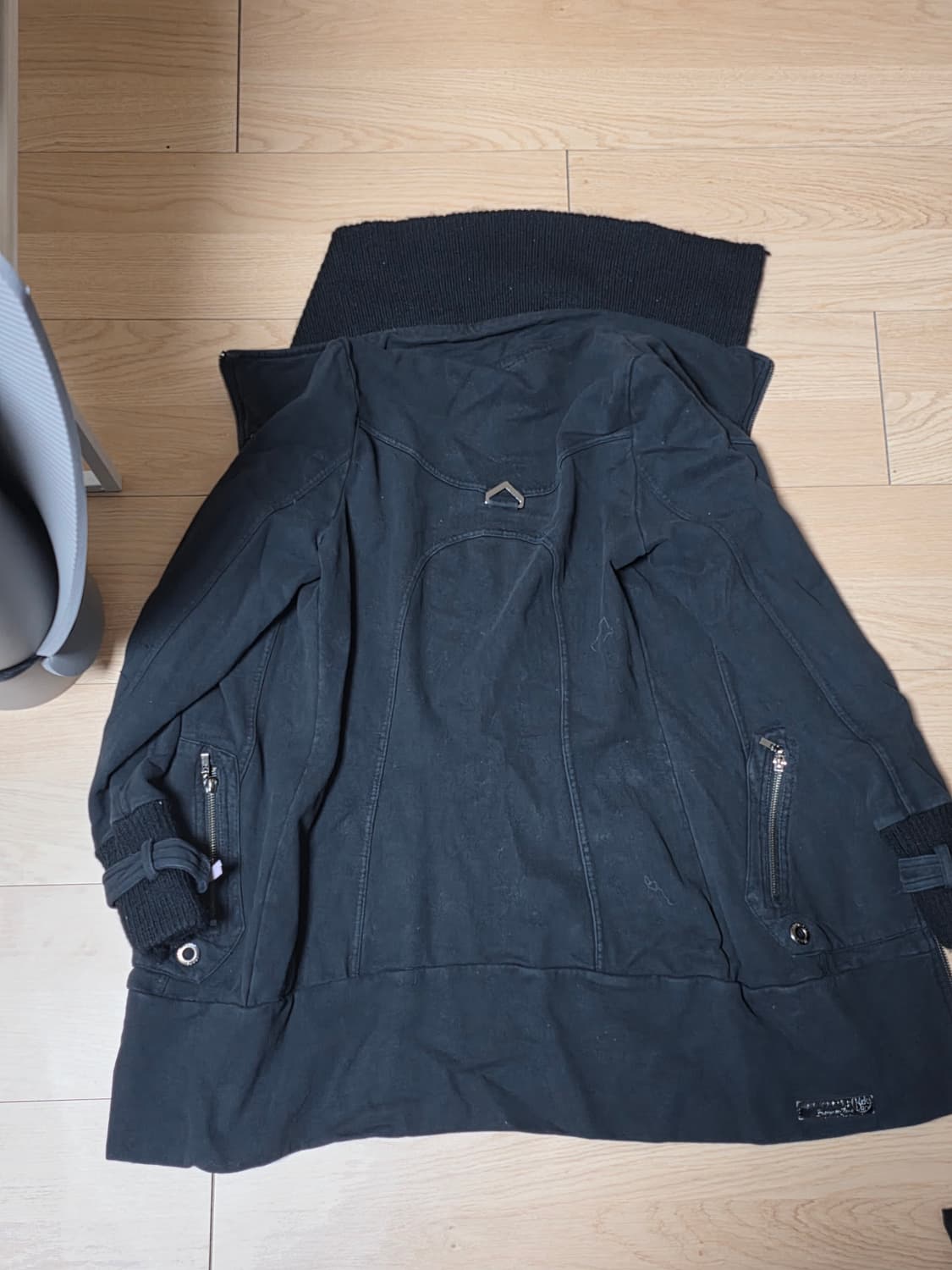 버커루 하이넥 니트 블랙 집업 상품이미지4