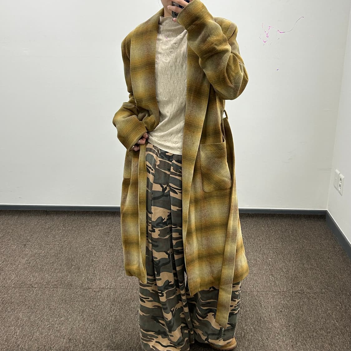 Mischief 미스치프 옐로우 체크 울 맥시 로브 코트  상품이미지1