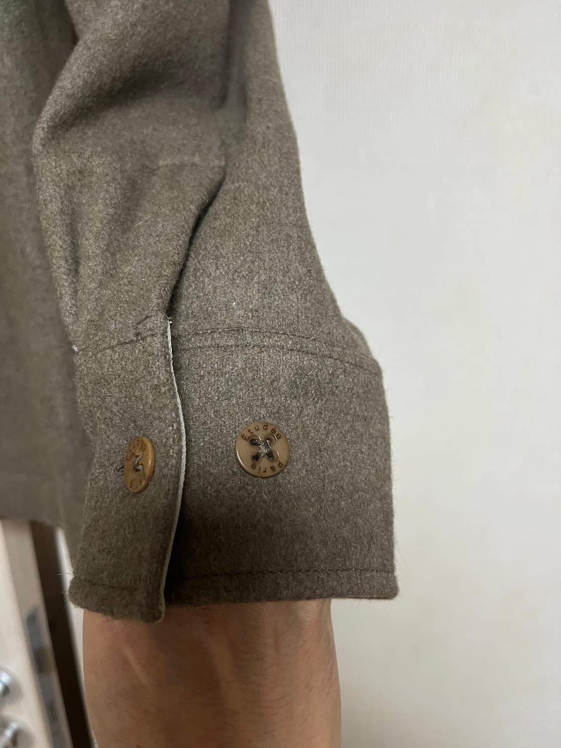 에뛰드 스튜디오 울 핸드메이드 셔츠 자켓 상품이미지5