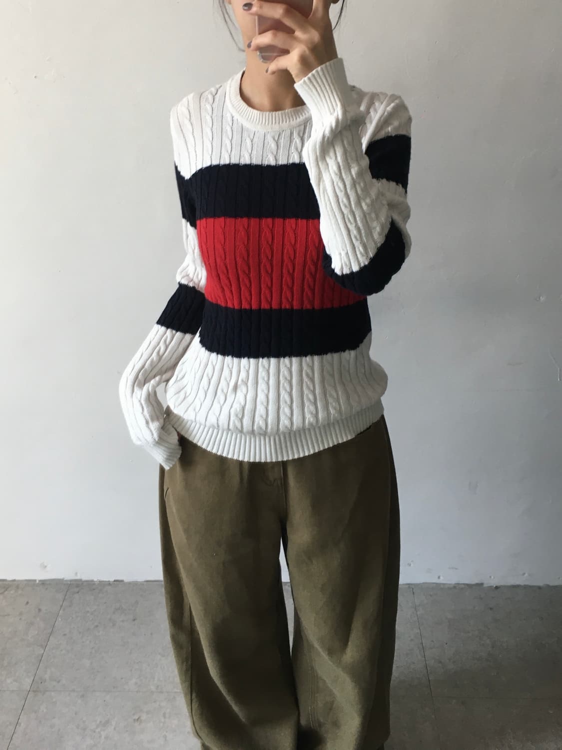 타미힐피거 배색 케이블니트 상품이미지1