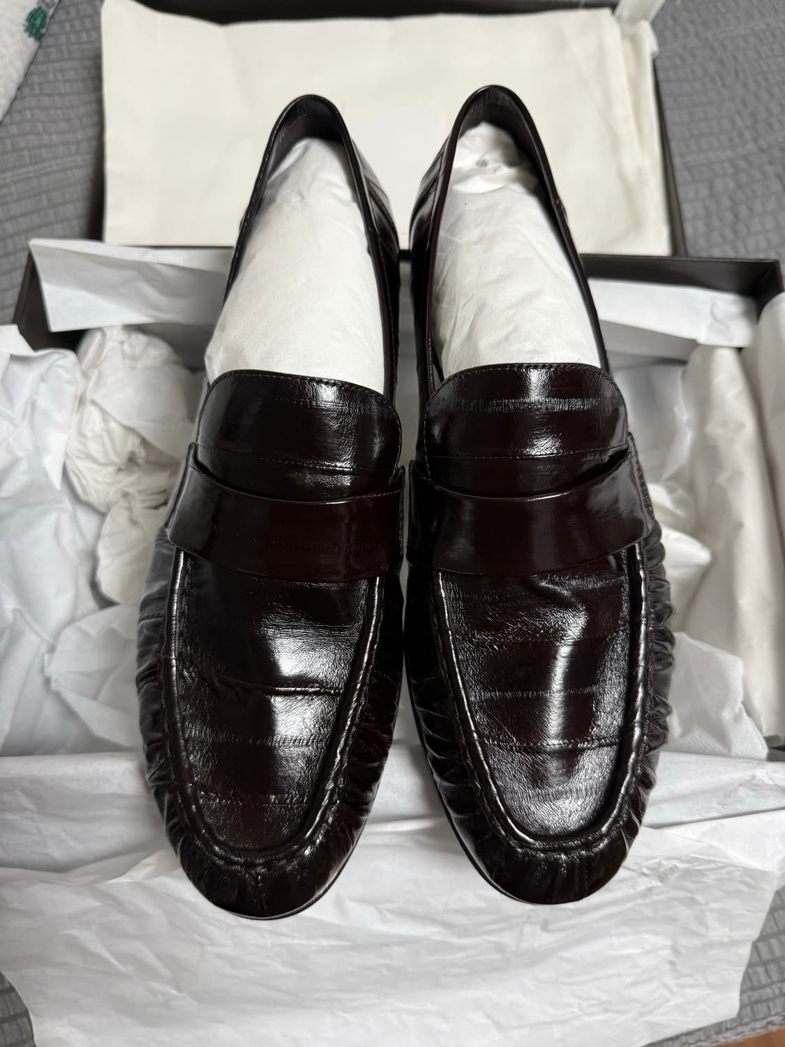 [42,43E] 더 로우 eel loafer 브라운 상품이미지2
