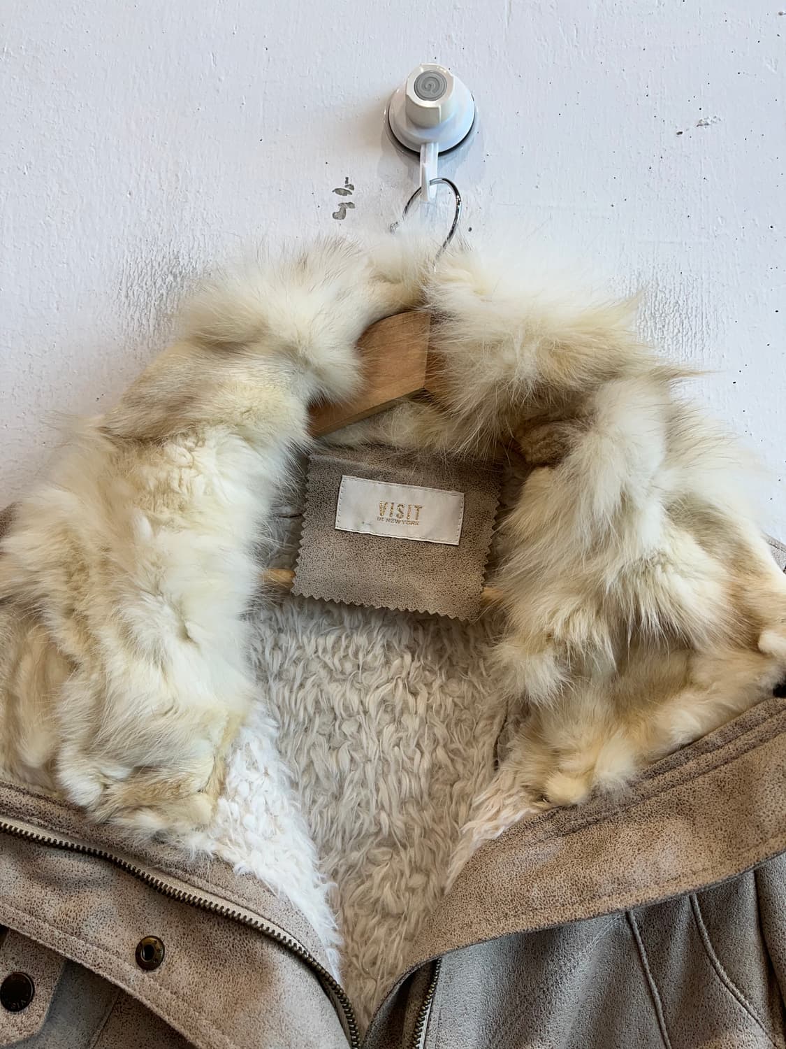 Visit in Newyork 폭스퍼 크롭 무스탕 자켓 우먼즈 상품이미지4