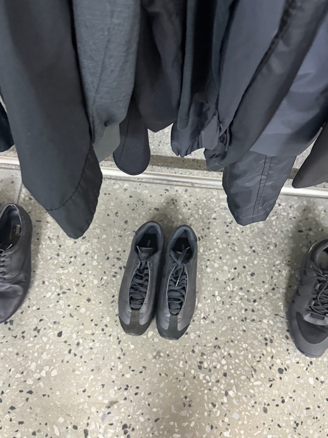 이세이미야케 스니커즈 상품이미지1