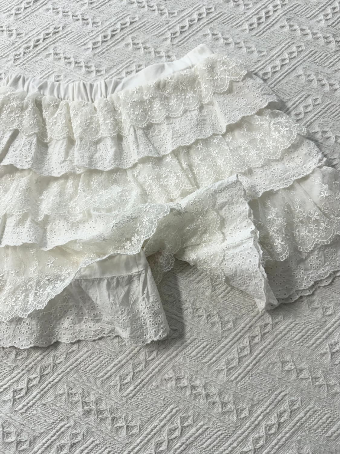 레이스 프릴 큐롯 팬츠 상품이미지1