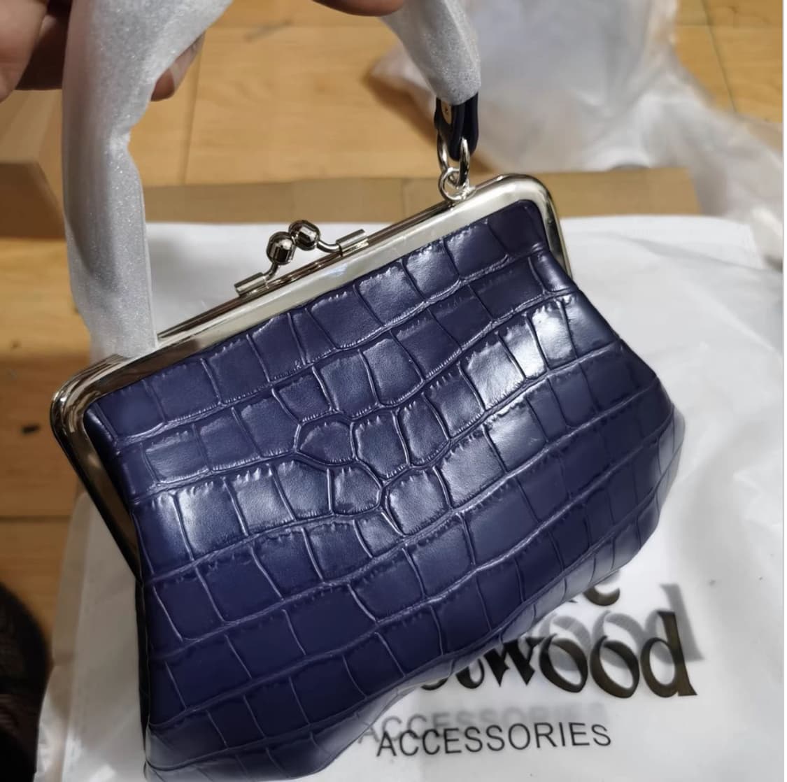 비비안웨스트우드 아카이브 은장 orb 레더 체인 크로스백 상품이미지2